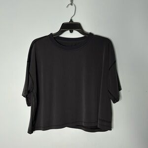 Lululemon cropped tee